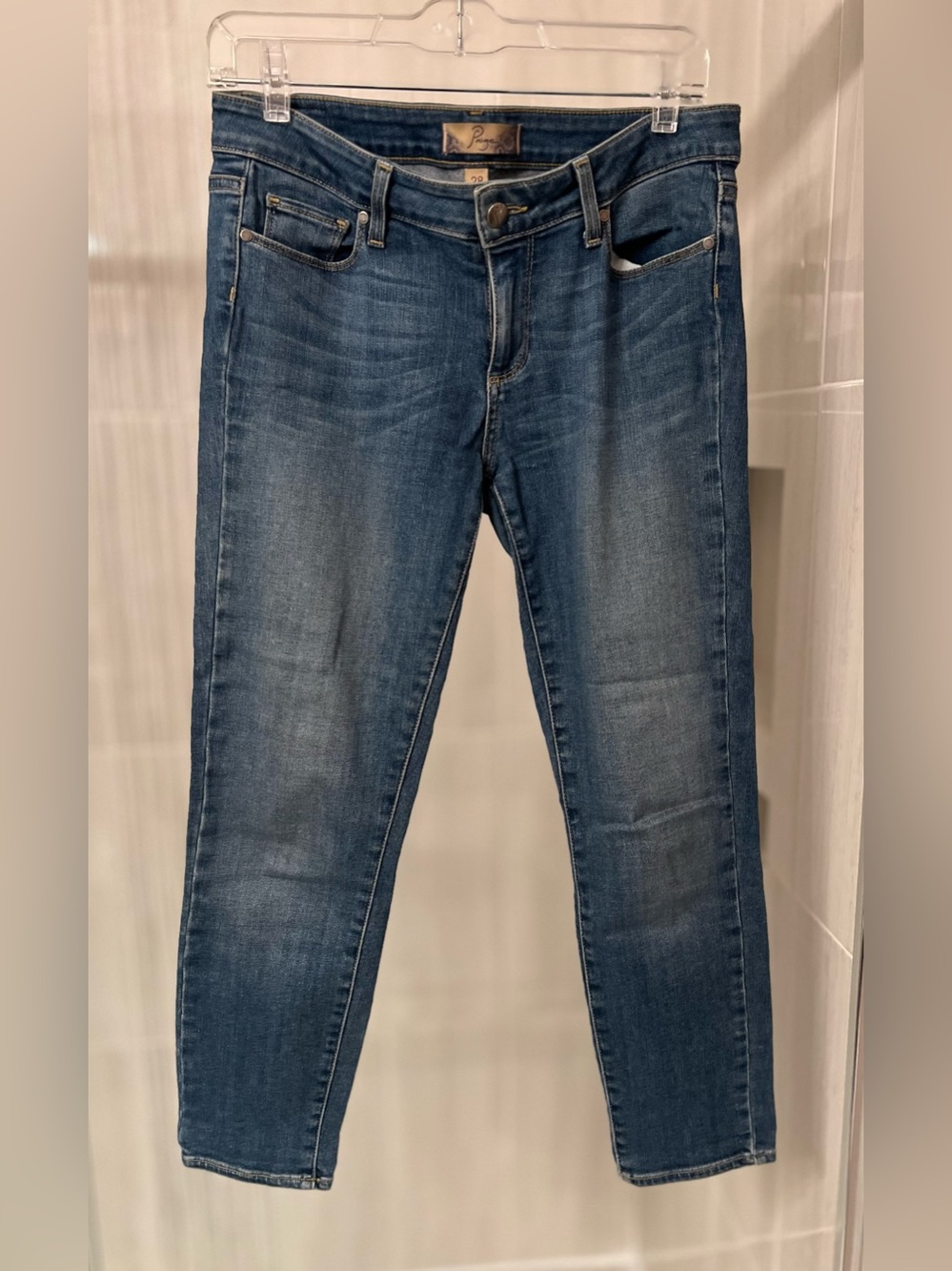 PAIGE Roxie Capri Medium Wash Low Rise Ankle Crop Jeans Size 28 Made in USA
